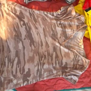 pink camo V-neck, worn 1-3 times, loose
